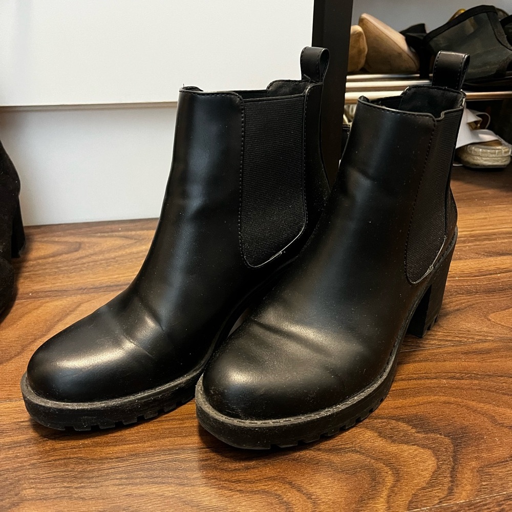 Chelsea Boots with Heel